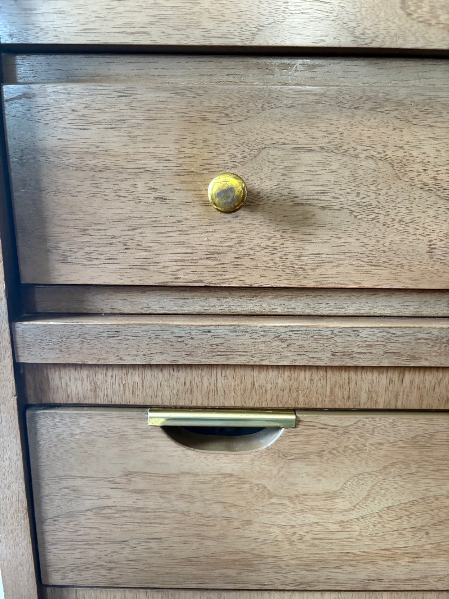 United Tall Chest