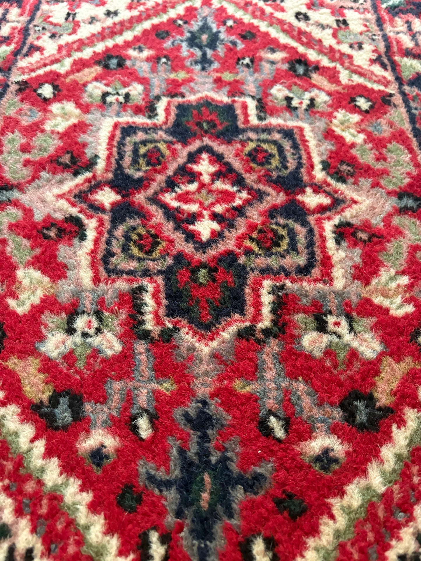 Small Heriz Area Rug | 3’ x 1’11”